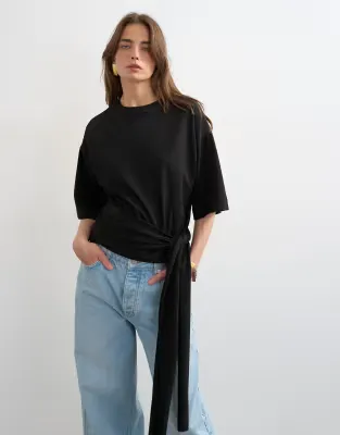 wrap waist tie detail top in black