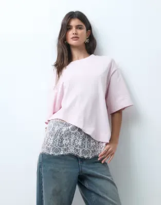 short sleeve t-shirt with lace hem in light pink