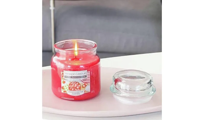 Yankee Candle Medium Scented Candle - Sugared Strawberries