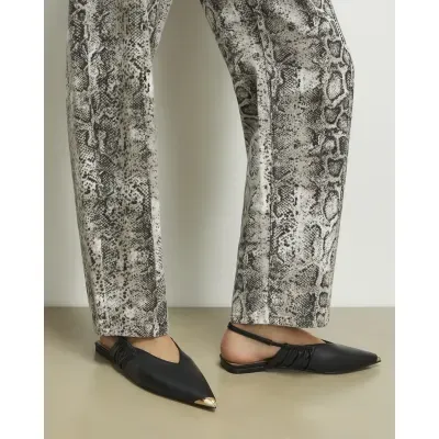 Black Metal Point Toe Flat Shoes