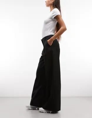 high waist wide leg trousers with front pleat in black