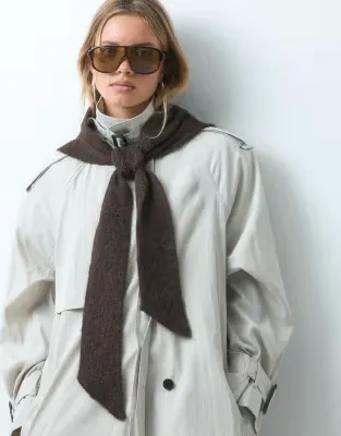 wide tie triangle scarf in chocolate